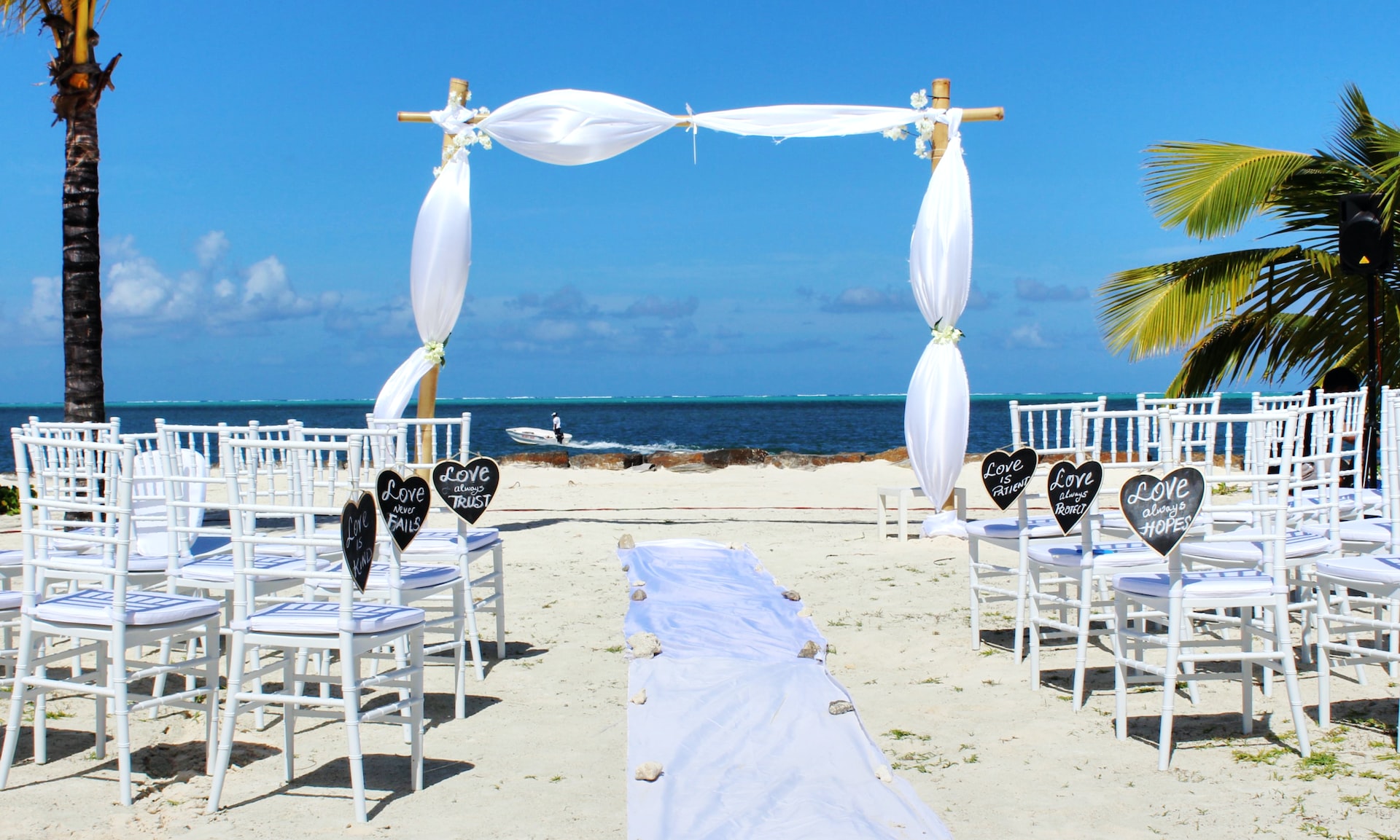 Planning for a Destination Wedding – Here are the Tips you Should Know!