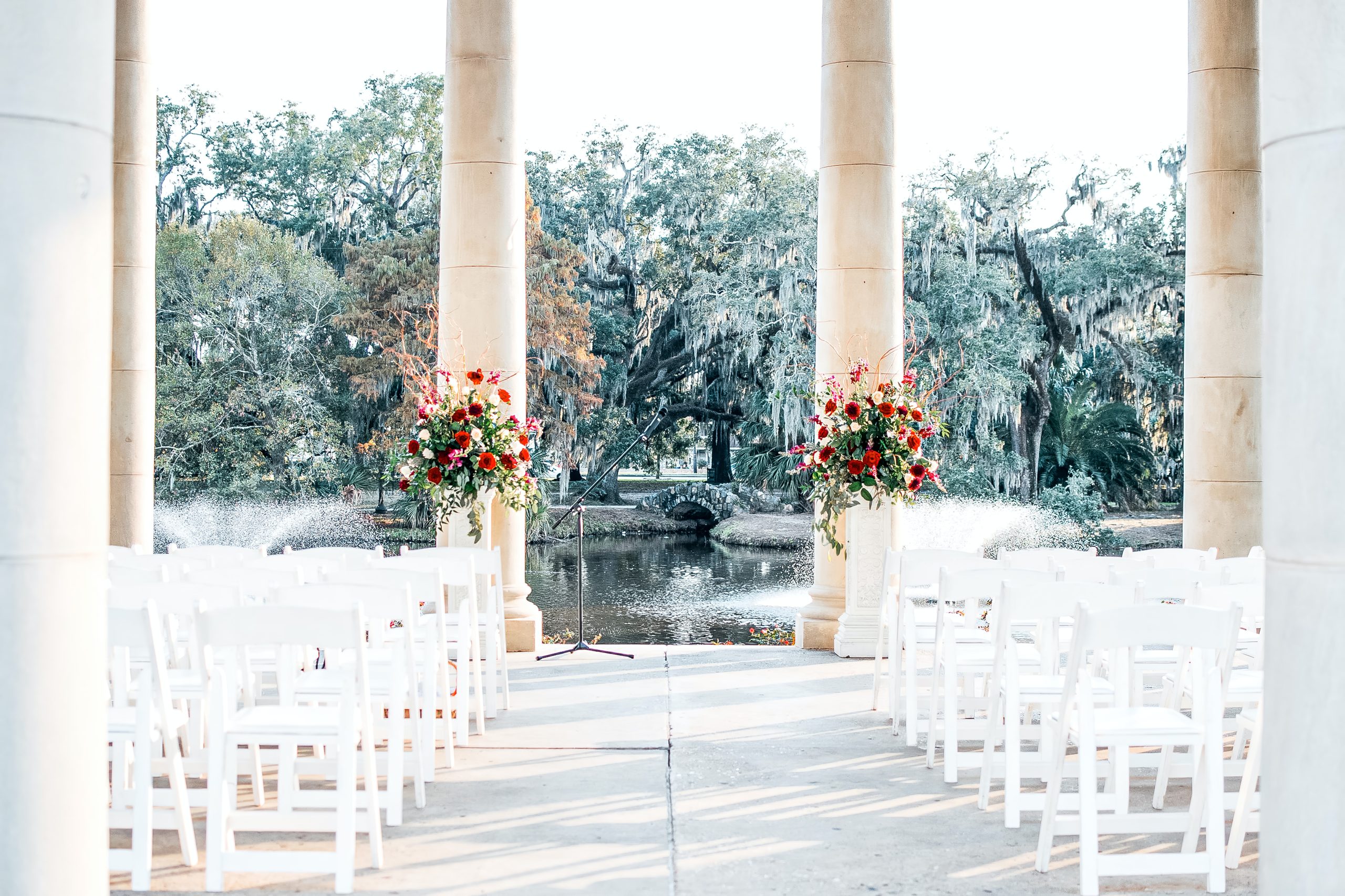 5-Star Service on Wedding Even that Window on the Lake